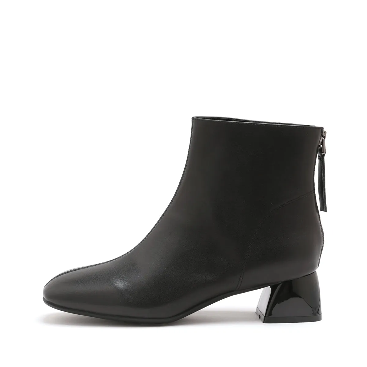 Black cowhide women's leather boots