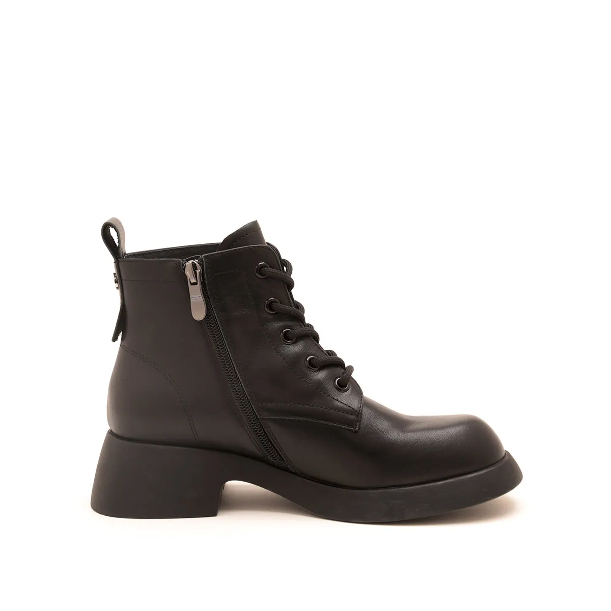 Black cowhide women's leather boots