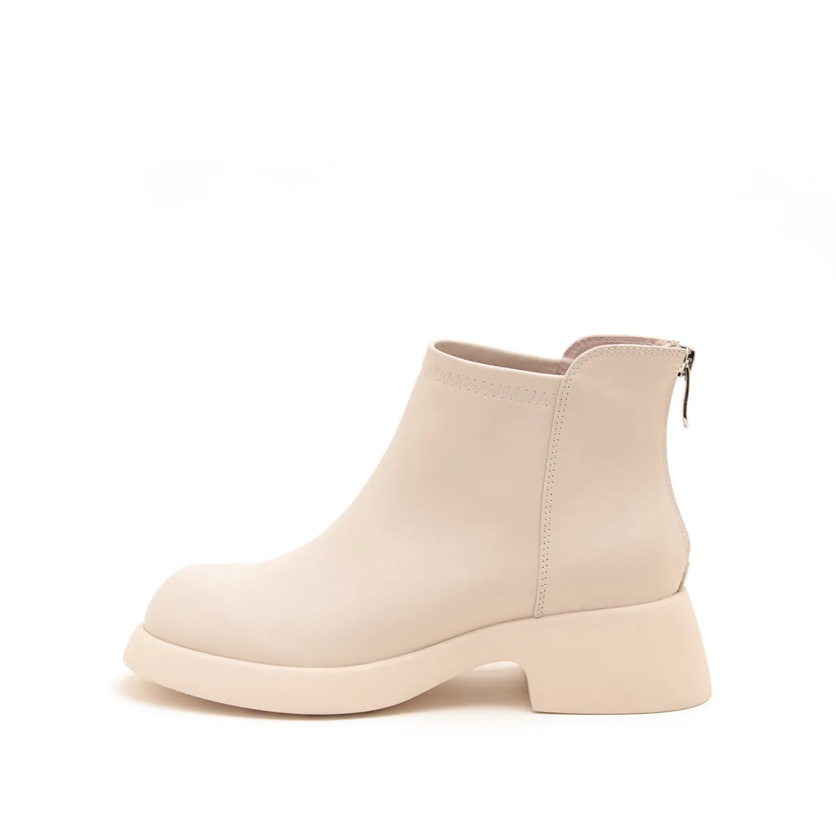 Off-white cowhide women's leather boots