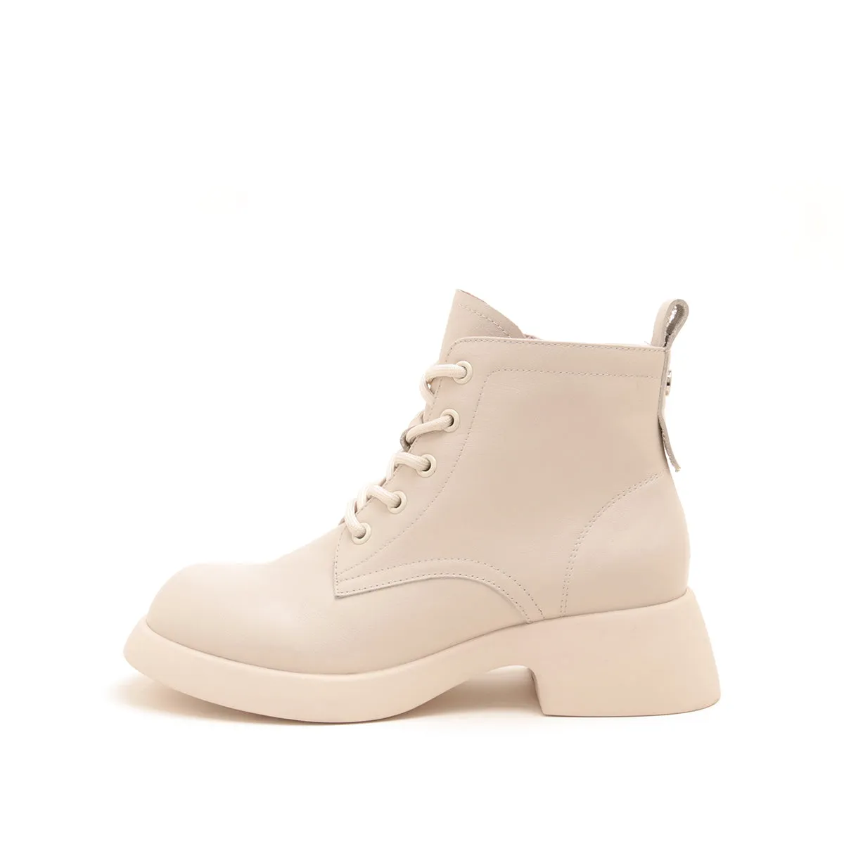 Off-white cowhide women's leather boots