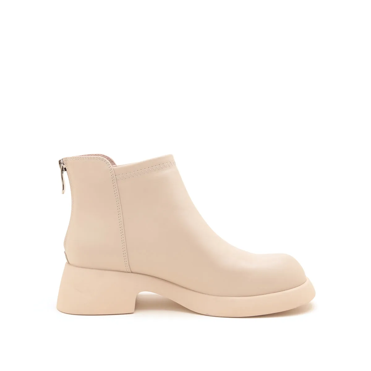 Off-white cowhide women's leather boots