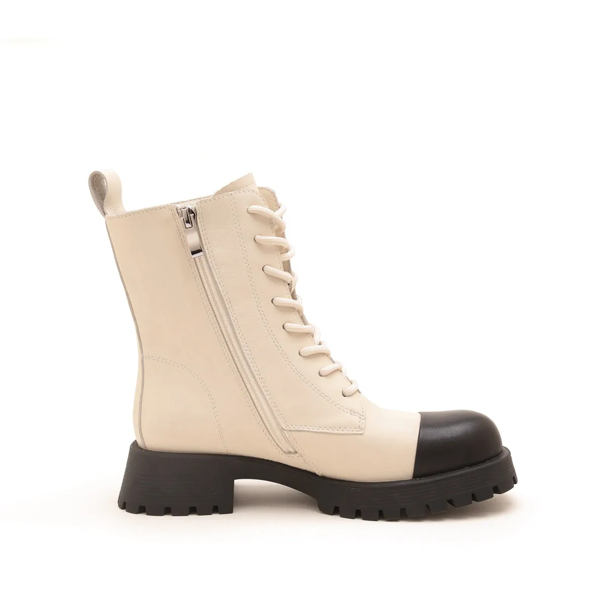Off-white/black cowhide leather boots