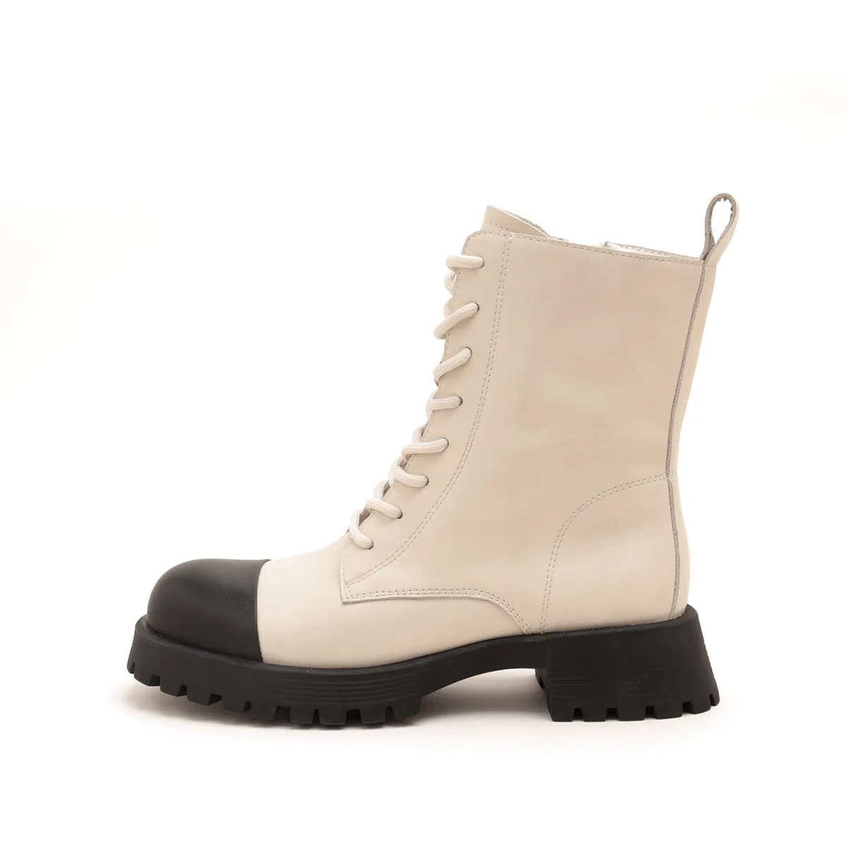 Off-white/black cowhide leather boots