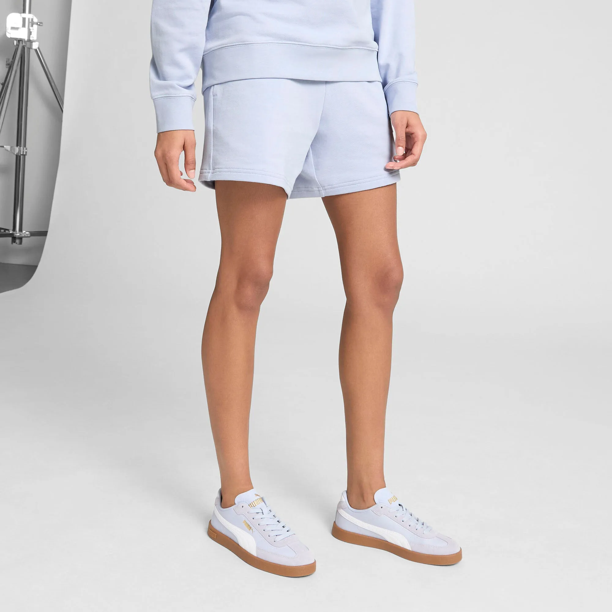 PUMA Women's ESS ELEVATED 5" Mid-Rise Shorts Women